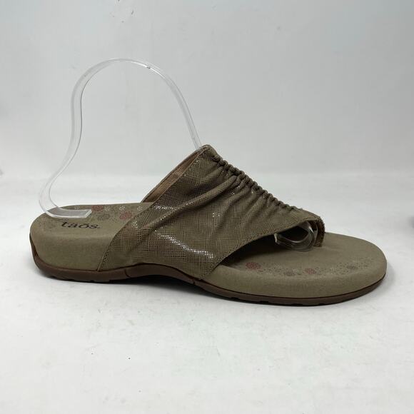 Taos Gift 2 Ruched Leather Comfort Shoes Sandals Metallic Tan Taupe women 10 New - Picture 4 of 15